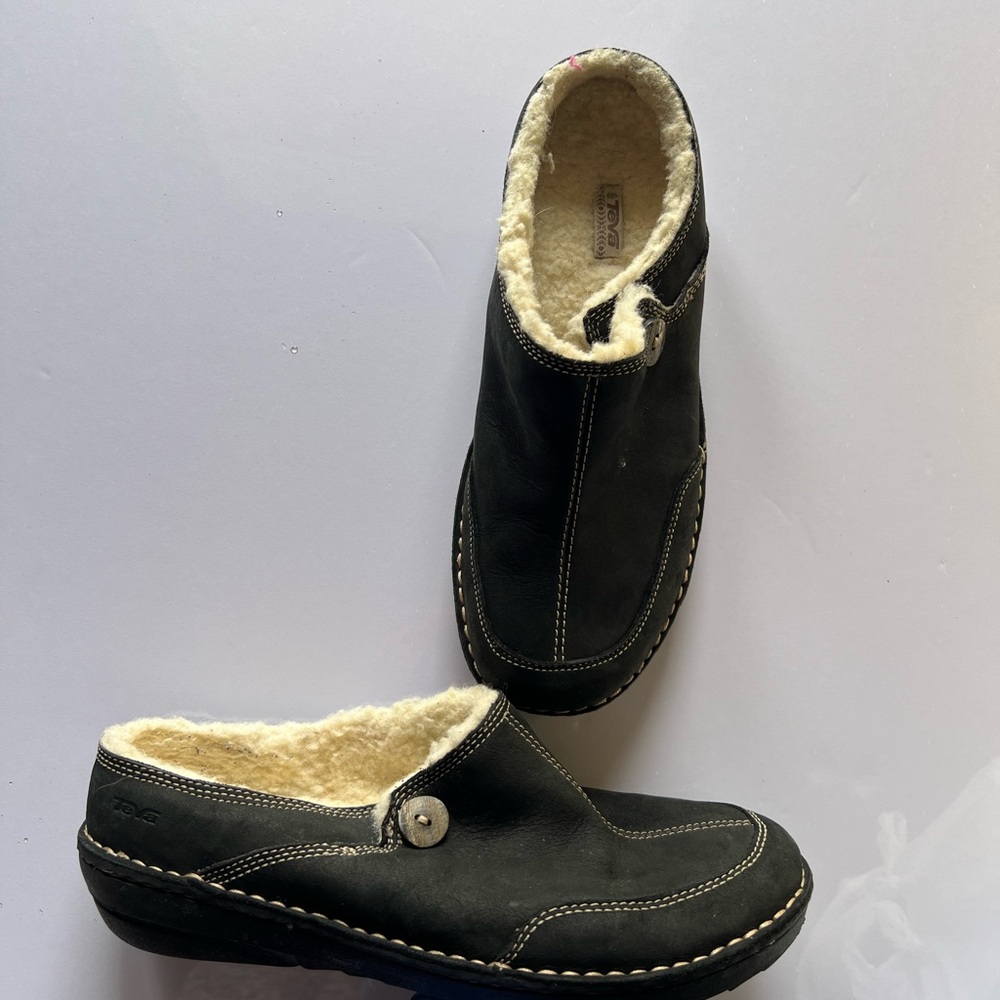 Teva ‎ Black Leather Slip-On Loafers